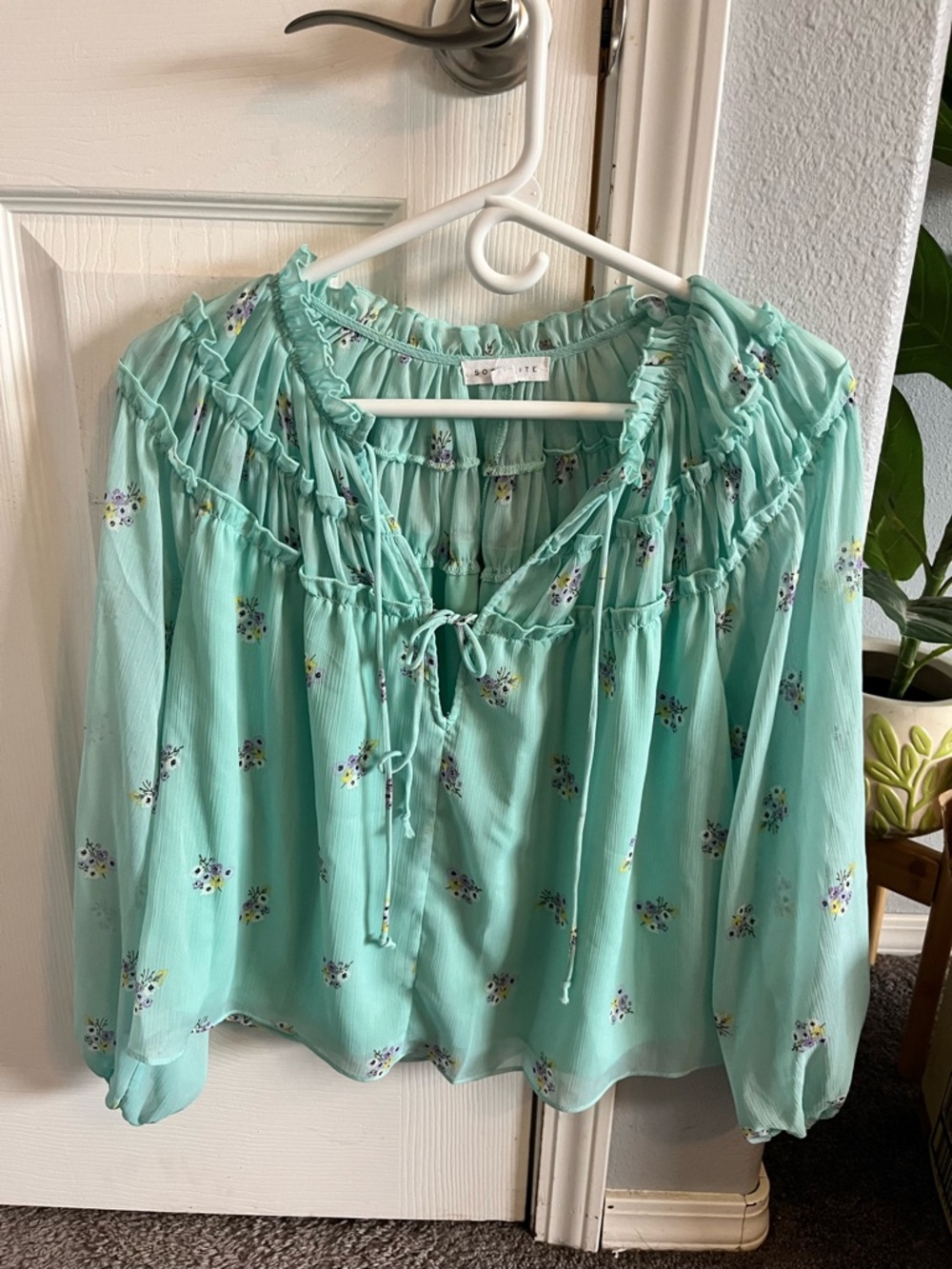 Socialite Nordstrom Light Aqua Floral Peasant Blouse with Ruffle Neck